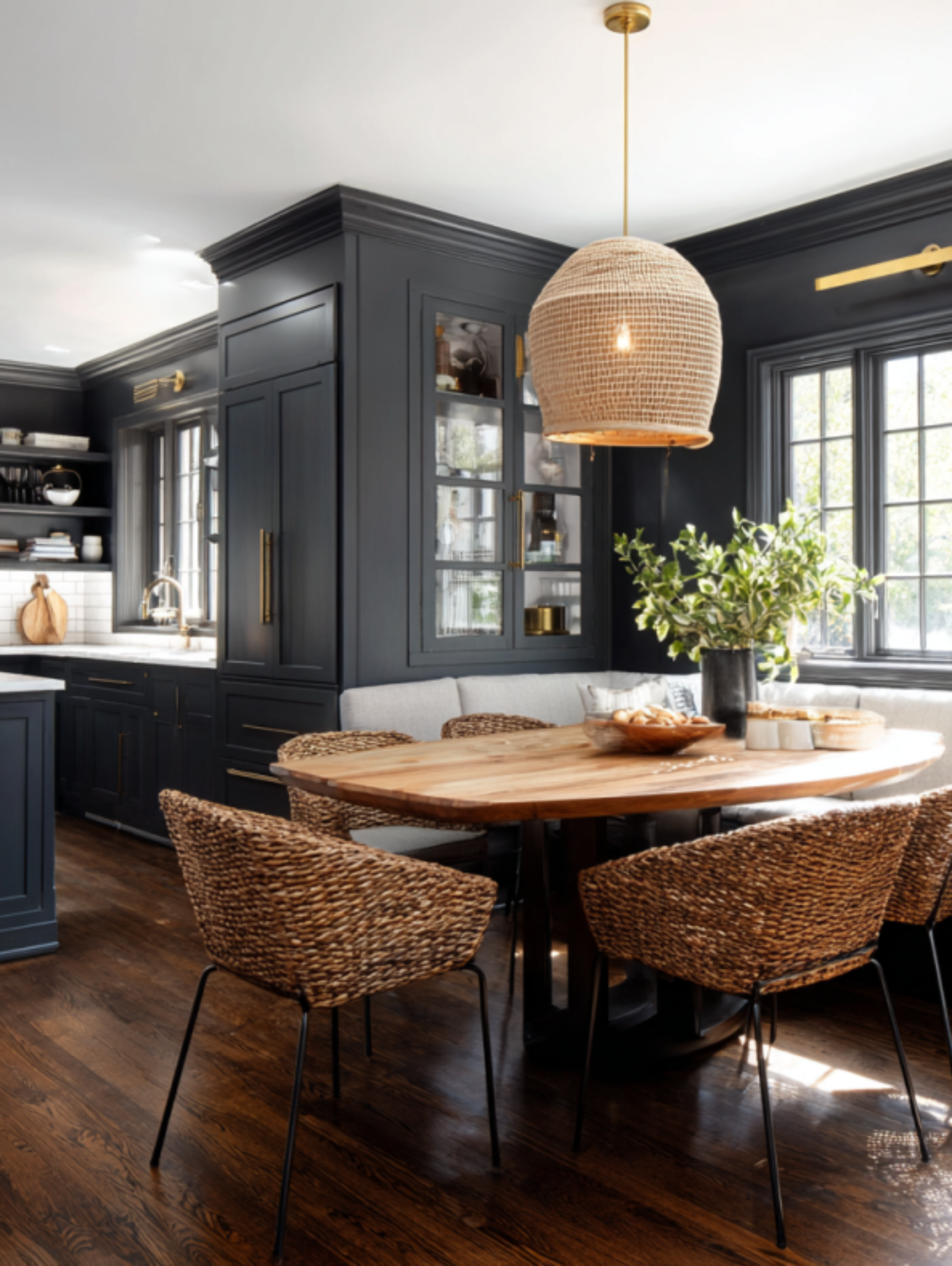 soufiane08552_Kitchen-Dining_Makeover_Ideas_2025_Flowing_Functi_5795e747-733d-4301-9ad9-7c20a42bae5d