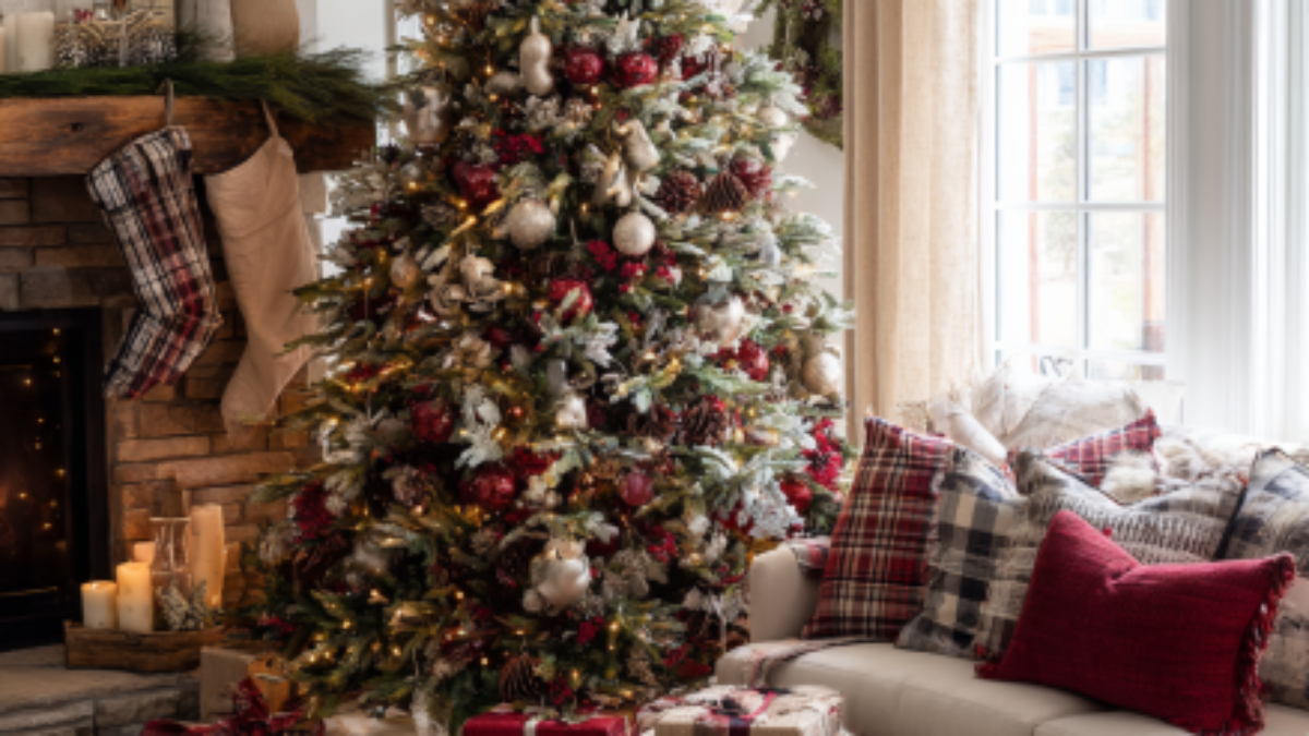 soufiane08552_Cozy_Plaid_Christmas_Tree_Ideas_for_a_Warm_Holida_ac0a117e-0c01-4860-879d-7f72ddc8b60f