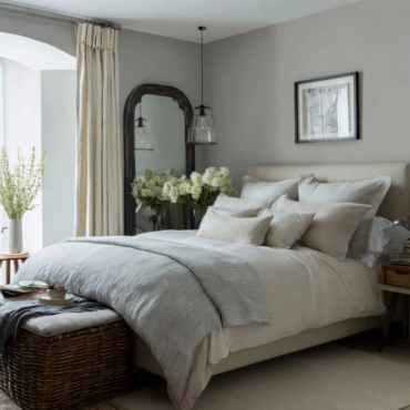 soufiane08552_Grey_bedroom_ideas_for_a_calm_stylish_retreat_8782111d-aa28-4459-8103-35423399242f