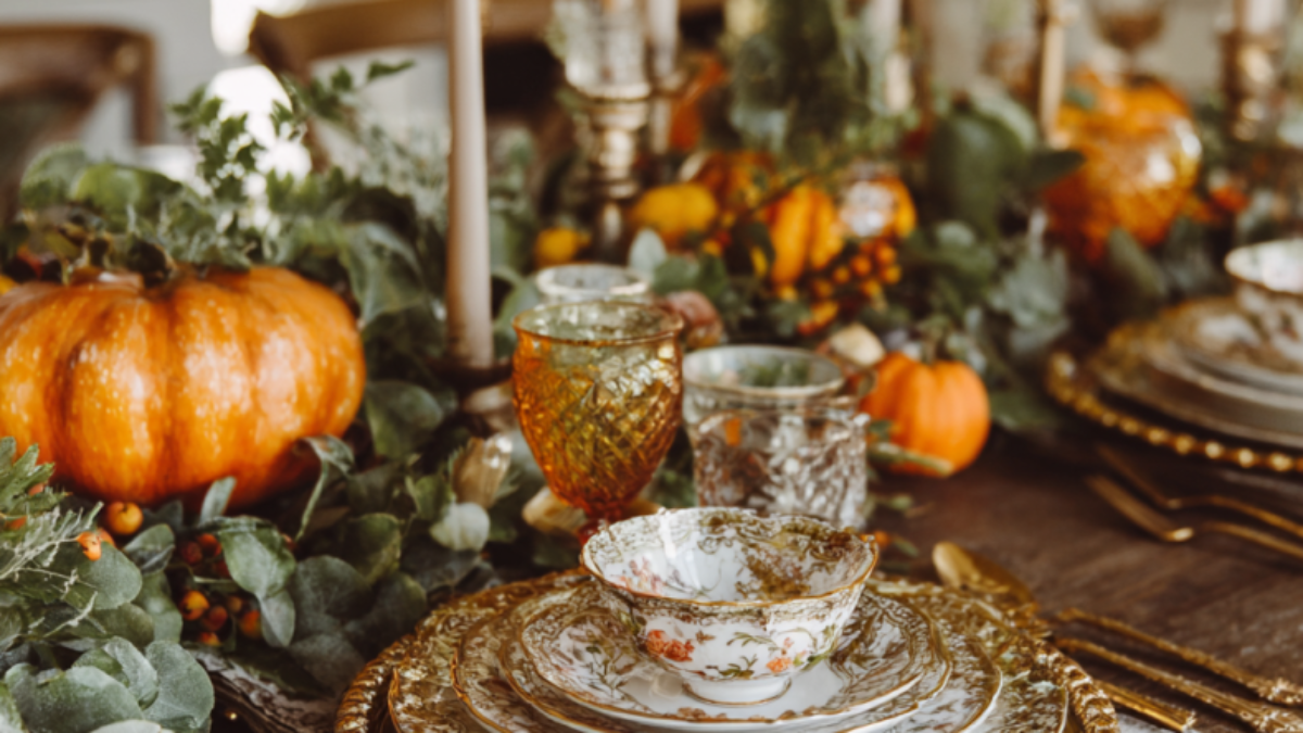 soufiane08552_Thanksgiving_Tablescape_Ideas_to_Inspire_Your_Hol_0ec9626c-9667-415b-88d3-af01476f7626