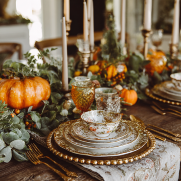 soufiane08552_Thanksgiving_Tablescape_Ideas_to_Inspire_Your_Hol_0ec9626c-9667-415b-88d3-af01476f7626