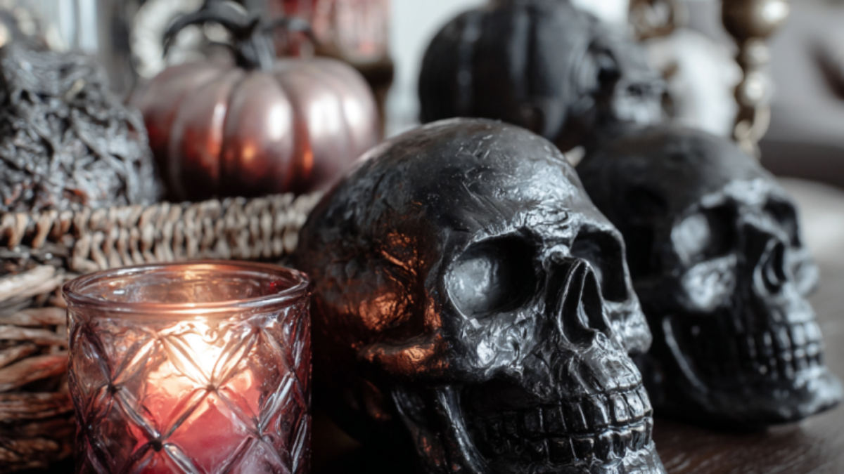 soufiane08552_Affordable_Dollar_Store_Halloween_Decor_Ideas_e761f26b-d103-44f0-b88c-0e494e1ad717