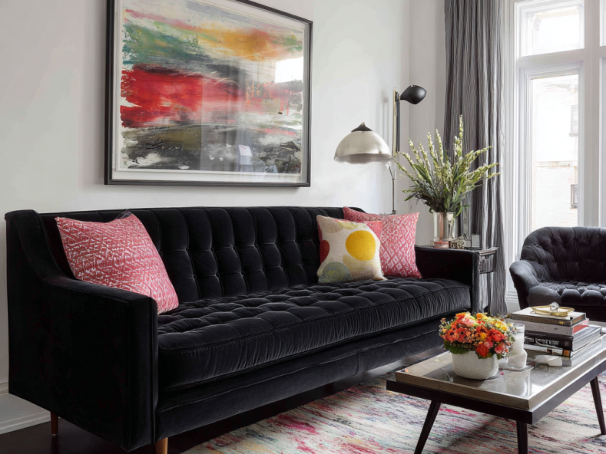 soufiane08552_Modern_Living_Room_Ideas_with_a_Chic_Black_Sofa_d5bfb1da-7861-4ed4-b2e1-85efd3c2b023