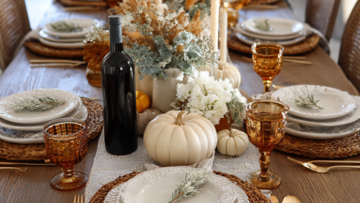 soufiane08552_Simple_Yet_Stunning_Thanksgiving_Table_Decor_Idea_21f4a975-8d78-4903-9a2c-44c41d9ac101