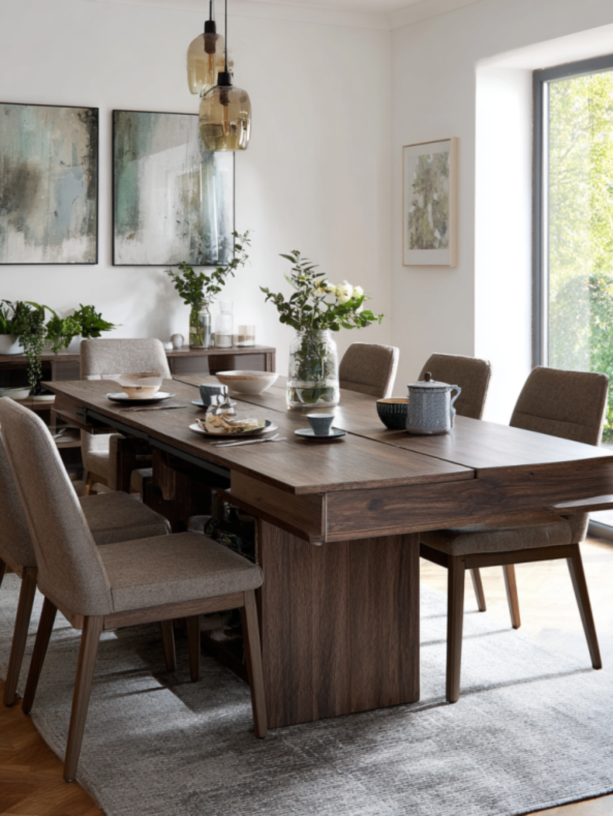 soufiane08552_Stylish_Extendable_Dining_Tables_Perfect_for_Host_3c309dd8-cf18-4d0c-871d-6396dd27021c