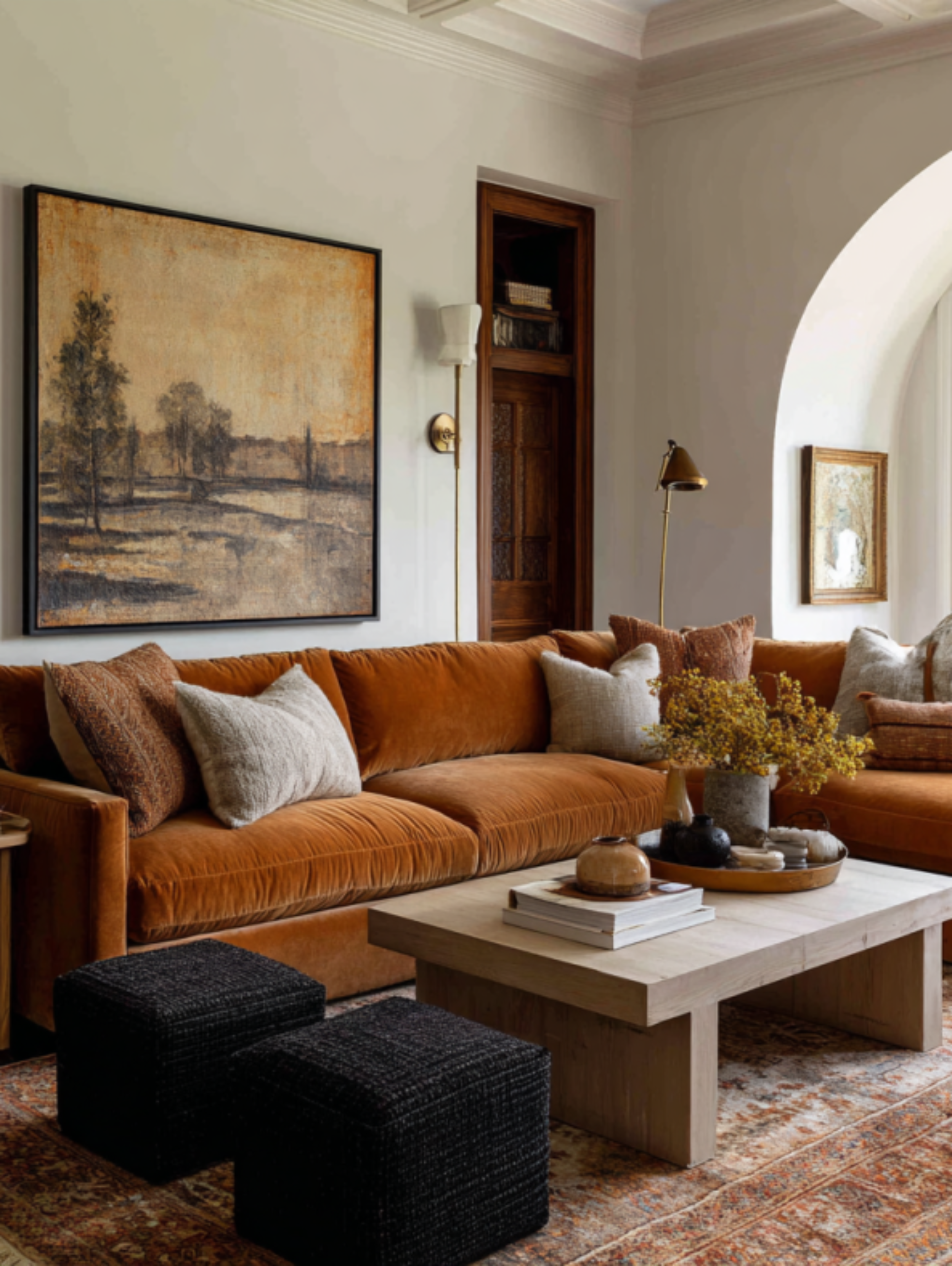 soufiane08552_13_Timeless_Living_Room_Ideas_Featuring_Brown_Sof_6f98998b-d599-4e41-826b-d12bd9be7f91