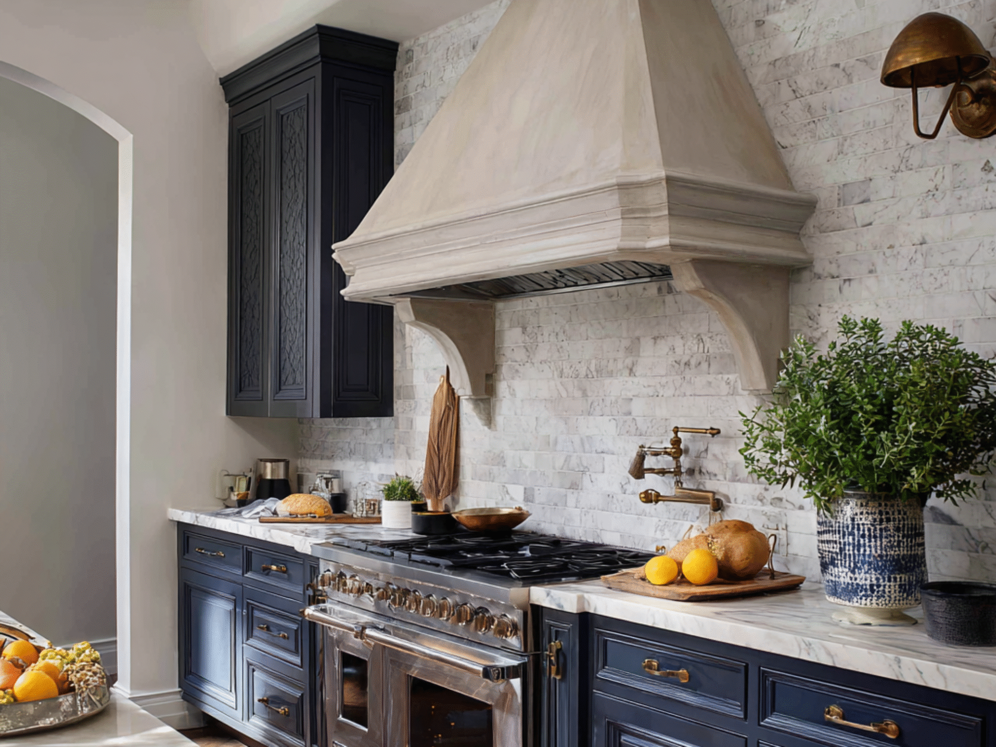 souf77_15_Kitchen_Vent_Hood_Ideas_That_Add_Style_and_Function_090959c2-32e6-40cf-8252-c991b8124b40_3