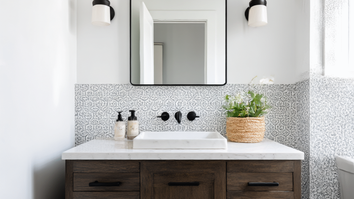 souf77_Small_Update_Big_Impact_Bathroom_Backsplash_Ideas_Youl_5fe2930f-e3ed-40b3-97a4-832ecf6f8252_1